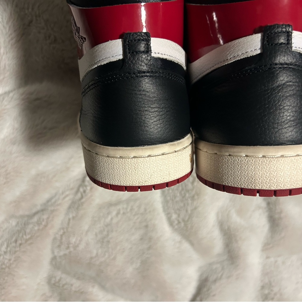 Stylish Red and Black Women's Sneakers - Picture 2 of 3